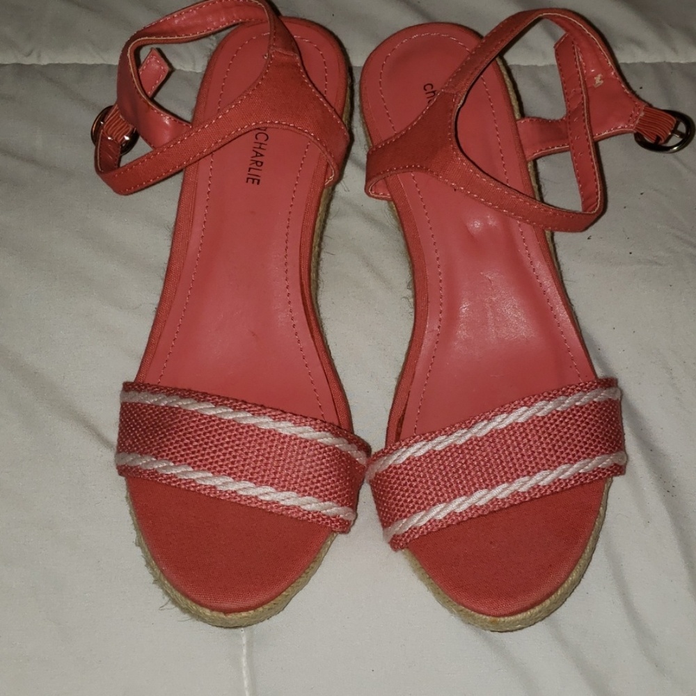 Charming Charlie size 6 wedges
